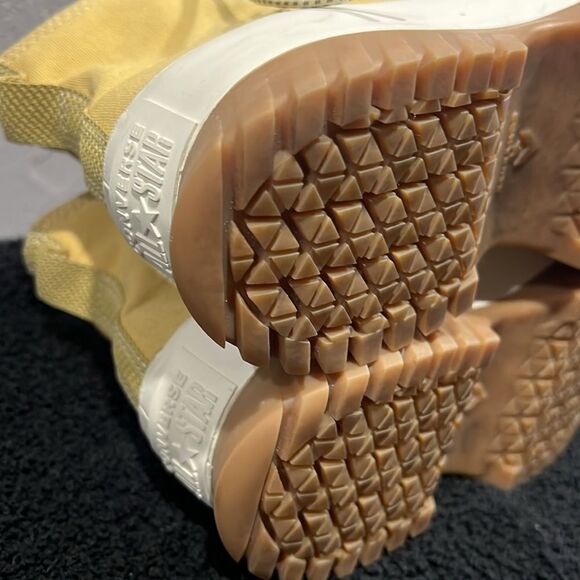 🔥 CONVERSE Chuck Taylor All Star Lugged 2.0 Utility High Sneaker Gold Women Sz - Picture 11 of 14